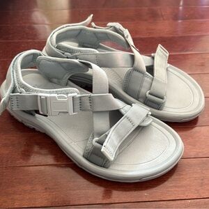 TEVA Womens SZ 10 HURRICANE VERGE 1121535-PRL PEARL BLUE